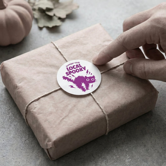 Verspielte Verpackungsaufkleber für Kleinunternehmen, erschrockene schwarze Katze, 5 cm rund, 60 Etiketten | Varikit
