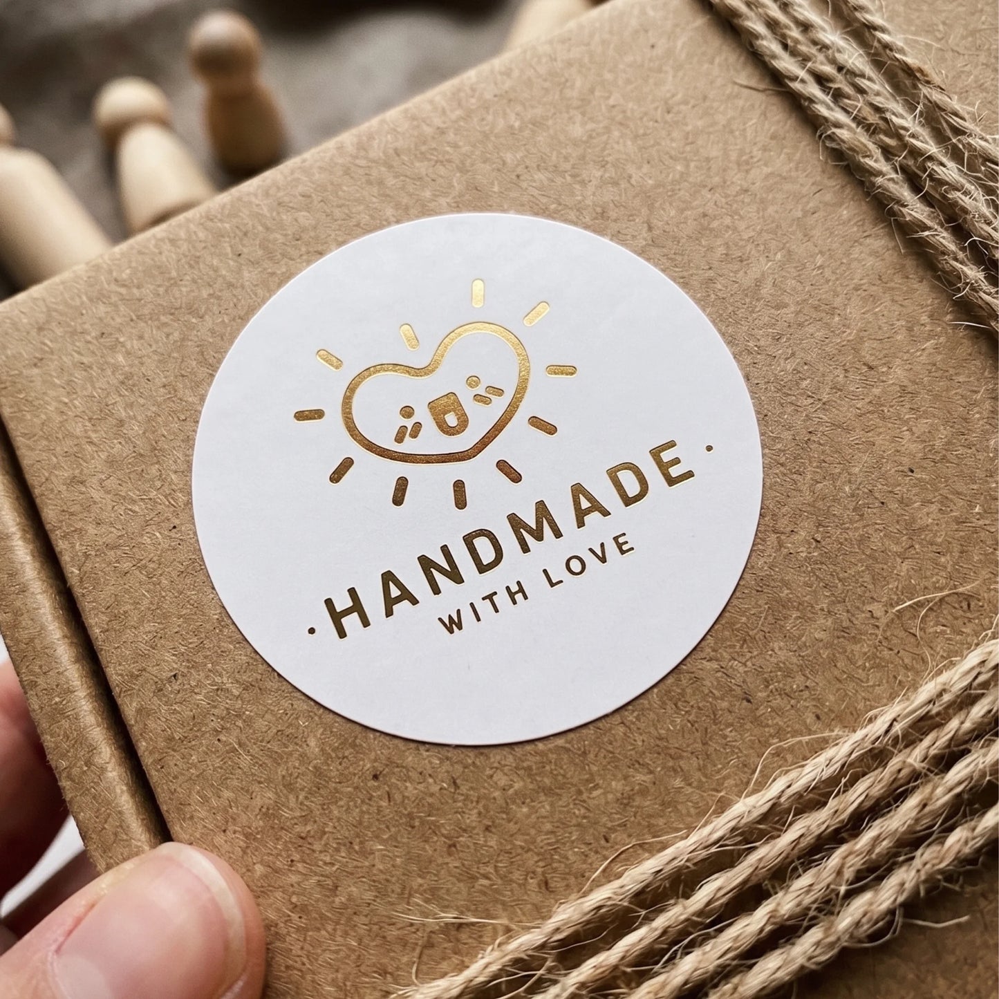 Pegatinas divertidas de agradecimiento para pequeñas empresas, corazón radiante sonriente, redondas de 2 pulgadas, 60 etiquetas | Varikit