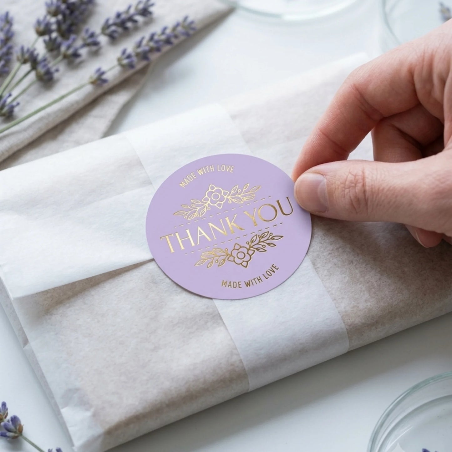Botanische Made With Love Aufkleber für kleine Unternehmen, Lavendelstrauß-Bindung, 2 Zoll rund, 60 Etiketten | Varikit