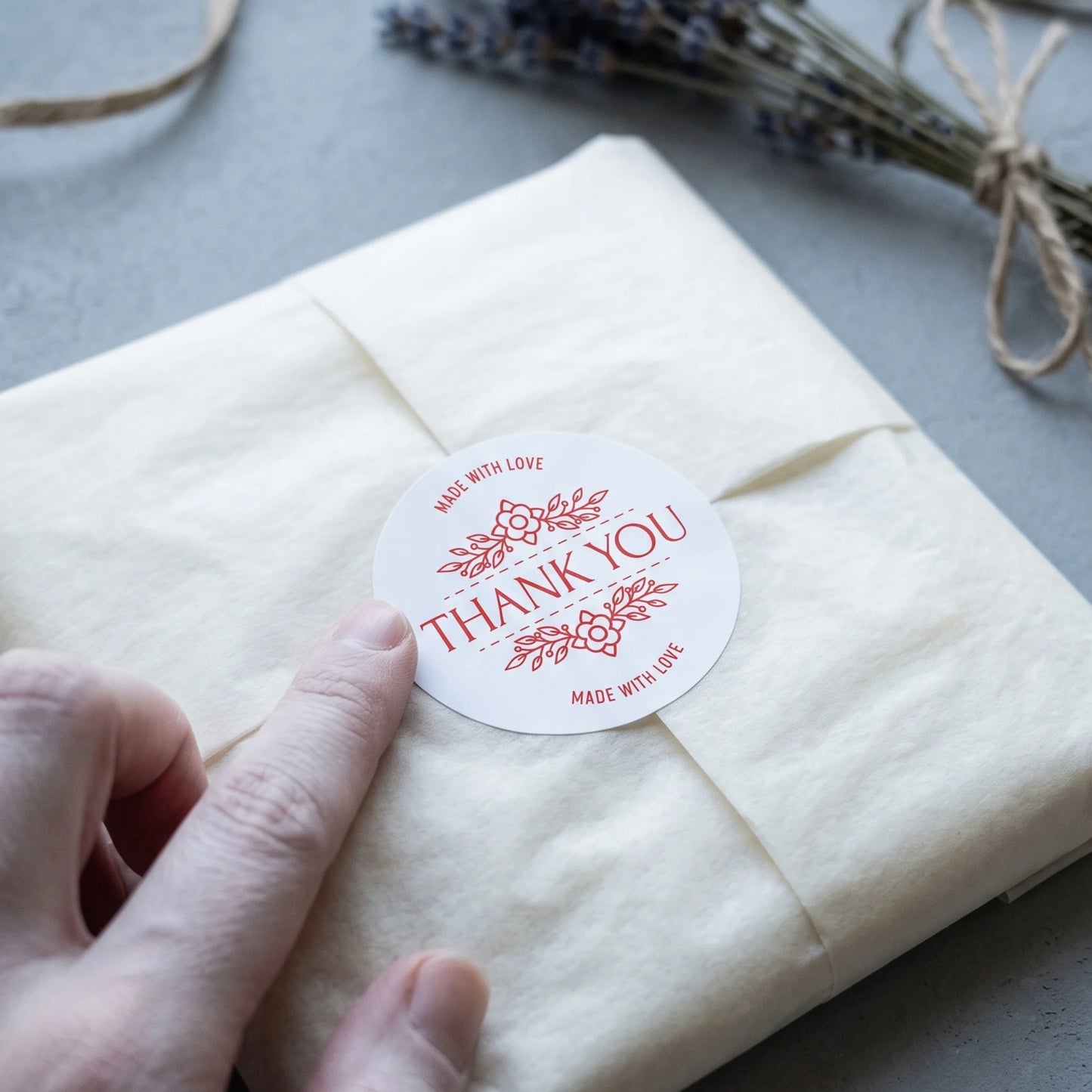 Botanische Made With Love Aufkleber für kleine Unternehmen, Lavendelstrauß-Bindung, 2 Zoll rund, 60 Etiketten | Varikit