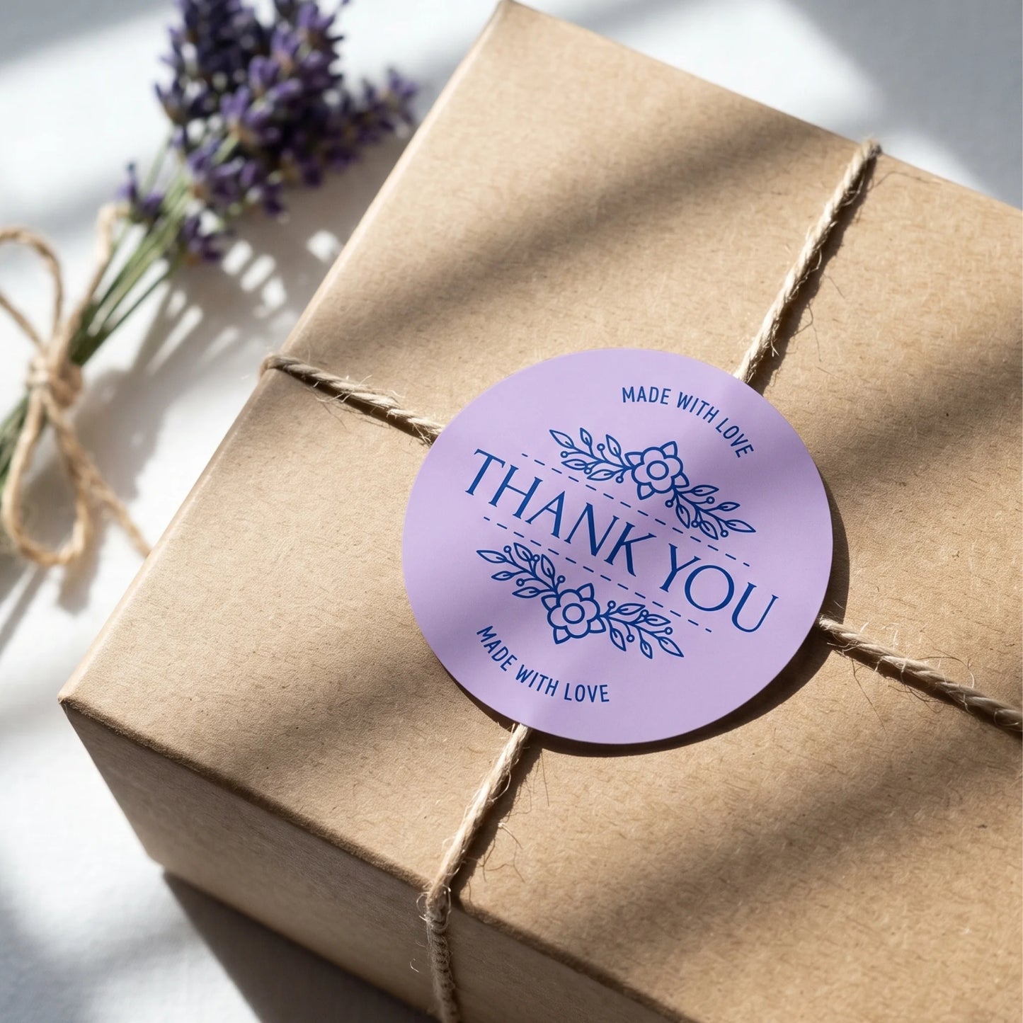 Botanische Made With Love Aufkleber für kleine Unternehmen, Lavendelstrauß-Bindung, 2 Zoll rund, 60 Etiketten | Varikit