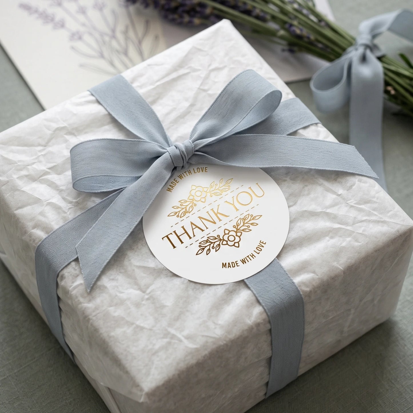 Botanische Made With Love Aufkleber für kleine Unternehmen, Lavendelstrauß-Bindung, 2 Zoll rund, 60 Etiketten | Varikit
