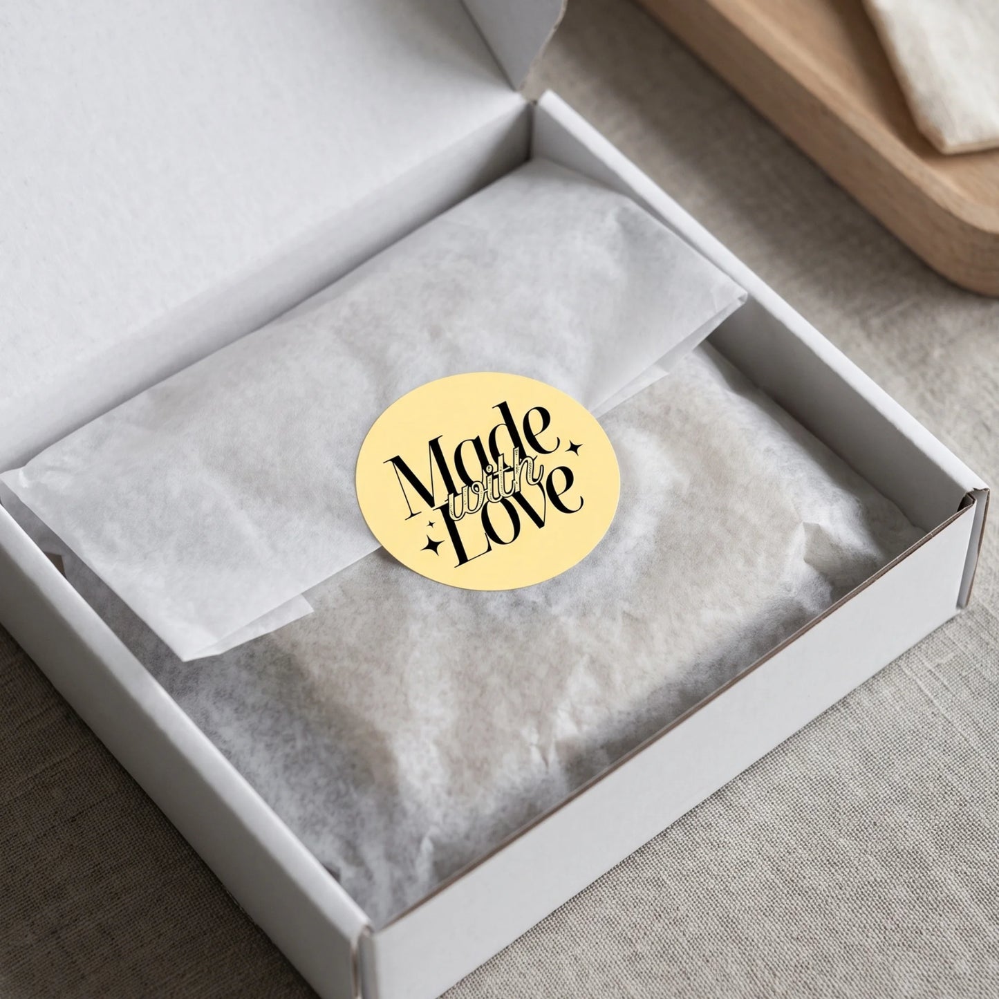 Autocollants « Elegant Luxe Made With Love » pour petites entreprises, script sophistiqué, ronds de 5 cm, 60 étiquettes | Varikit