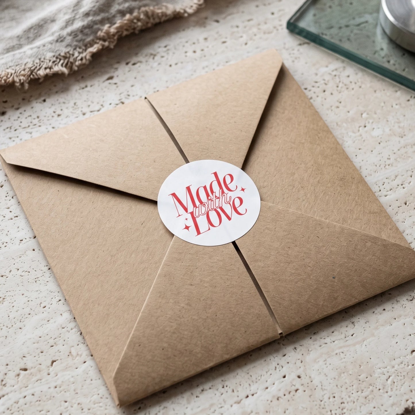 Autocollants « Elegant Luxe Made With Love » pour petites entreprises, script sophistiqué, ronds de 5 cm, 60 étiquettes | Varikit