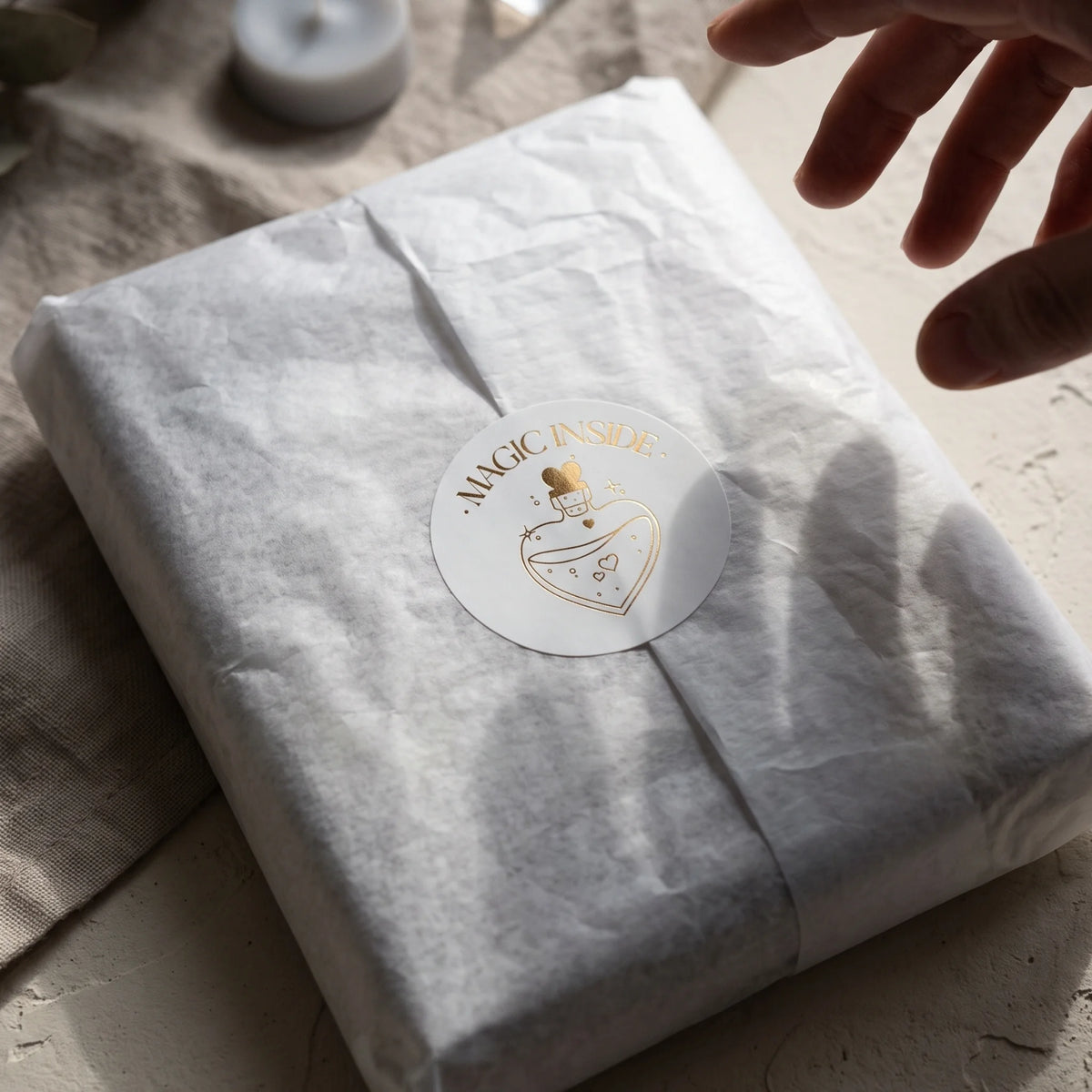 Pegatinas «Magia en el interior» para pequeñas empresas, diseño de frasco de poción, redondas de 2 pulgadas, 60 etiquetas | Varikit