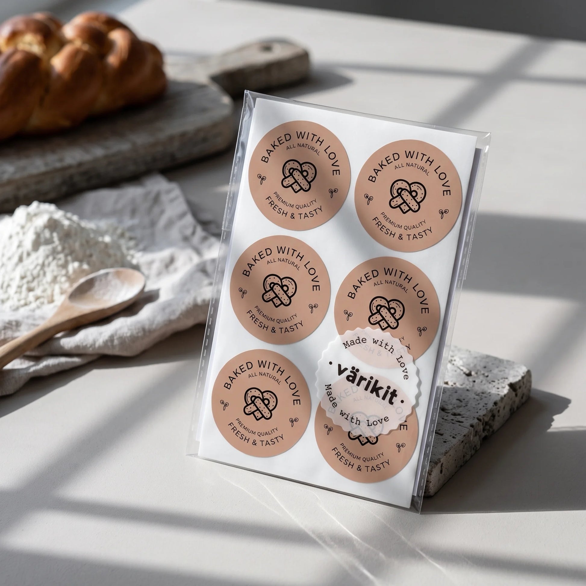 A monoline pretzel graphic finishing the unboxing experience with fresh simplicity.