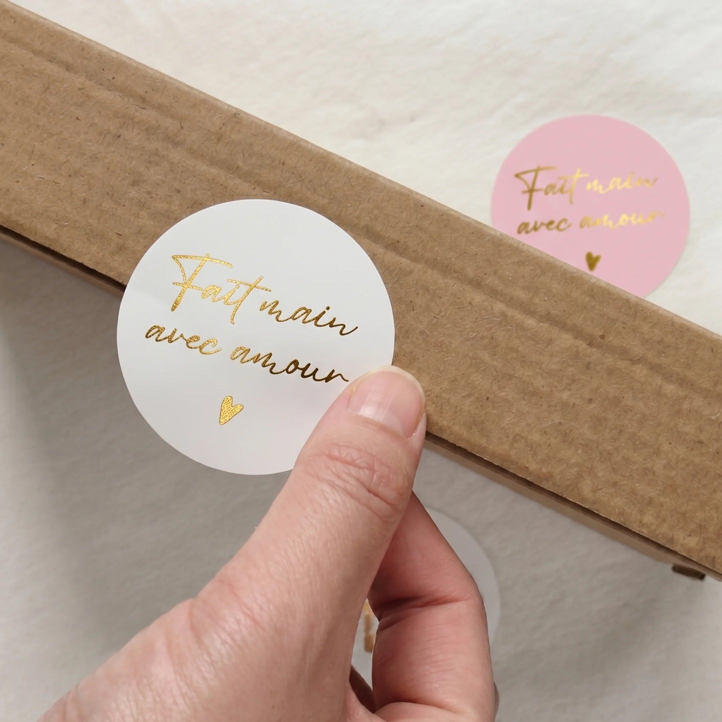 Fait Main Avec Amour Stickers for Small Business, Handwritten Type, 2-Inch Round, 60 Labels | Varikit