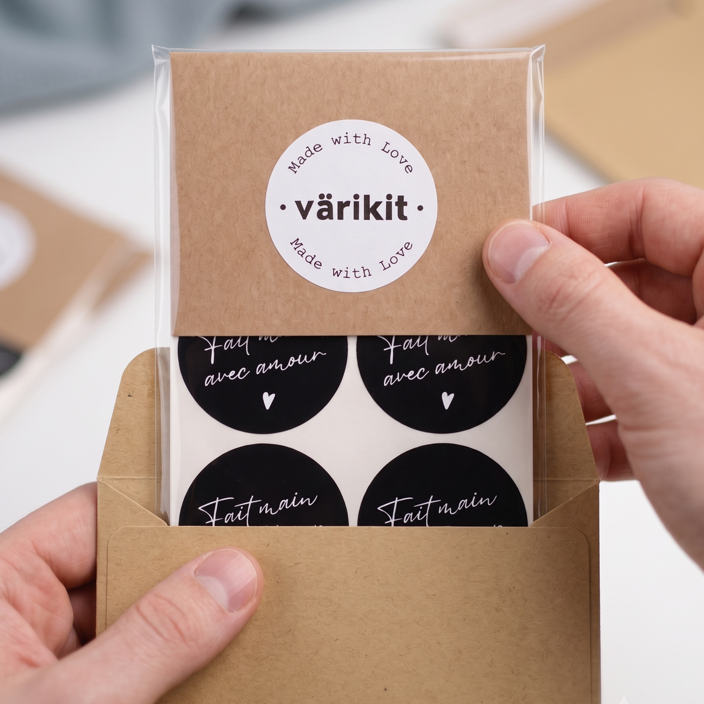 Fait Main Avec Amour Stickers for Small Business, Handwritten Type, 2-Inch Round, 60 Labels | Varikit